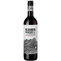 Ein dunkles Rubinrot mit violetten Reflexen prägt das Erscheinungsbild des Helderberg Cabernet Sauvignon WO Stellenbosch 2020. Dieser körperreiche Wein begeistert mit einem intensiven Bouquet