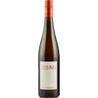 Aus den Weinbergen der Pfalz stammt der Sankt Annaberg Burrweiler 355 NN Riesling mit lebendiger Frische und dynamischer Säure. Noten von grünem Apfel