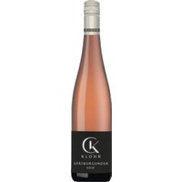 Frische Kirsch- und Himbeeraromen treten beim Klohr Spätburgunder Rosé 2024 harmonisch in den Vordergrund. Florale Nuancen und eine elegant wirkende Frucht verbinden sich mit blumigen Düften zu einem anregenden Bouquet. Der Rosé aus Gimmeldingen präsentiert sich mit weichem Abgang und mittlerem Körper. Seine lebendige Art sowie der geringe Alkoholgehalt machen ihn zu einer angenehmen Wahl. Passend zu mediterranen Vorspeisen