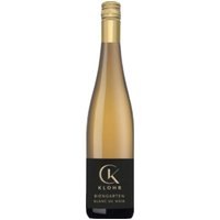 Der Klohr Biengarten Spätburgunder Blanc de Noir 2024 vereint feine blumige Noten mit lebendigen Fruchtaromen und einer dezenten Würze zu einem harmonischen Gesamteindruck. Dieser schlanke Weißwein zeigt einen mittleren Körper und einen langen Abgang. Der Ausbau roter Spätburgunder-Trauben zum Weißwein verleiht ihm Finesse und Leichtigkeit. Die Trauben stammen aus der Einzellage Biengarten in Gimmeldingen