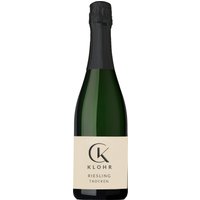 Spritzige Zitrusnoten und eine lebendige Säure prägen den feinen Riesling Sekt aus der Pfalz. Die Mineralität verleiht Tiefe und unterstreicht den trockenen Charakter mit Eleganz. Die Herstellung im Weingut Klohr in Gimmeldingen zeigt sich in der klaren Stilistik und der präzisen Fruchtausprägung. Dieser Sekt eignet sich gut als Begleitung zu leichten Vorspeisen oder frischen Meeresfrüchten.