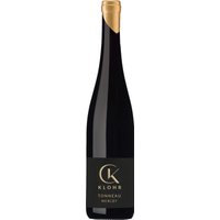 Sanfte Aromen dunkler Früchte verbinden sich im Klohr Tonneau Merlot 2022 mit feinen Nuancen von Kakao und Vanille. Der Wein aus Gimmeldingen in der Pfalz präsentiert sich mit einem geschmeidigen