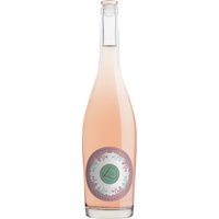 Sanft leuchtendes Hellrosa und eine fein nuancierte Nase prägen diesen Rosé aus dem Languedoc. Die Cuvée aus Syrah und Grenache Gris entfaltet am Gaumen Aromen von Kirsche