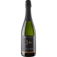Feinperlig öffnet sich der Crémant Goldener Beryll mit lebhaftem Mousseux und bringt florale Noten sowie Aromen von Zitrusfrüchten ins Glas. Die Cuvée aus 100 % Pinot blanc überzeugt mit frischer Struktur – nicht zu herb