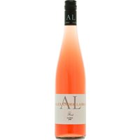 Leuchtendes Himbeerrot verleiht diesem Rosé aus Baden seinen unverkennbaren Charakter. Sein Duft entfaltet facettenreiche Noten von Wildkirsche