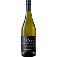 Spritzige Aromen von Passionsfrucht und Grapefruit verbinden sich mit einem Hauch von nassem Stein und grüner Apfel. Am Gaumen zeigen sich saftige Noten von Pfirsich
