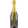 Der Matthias Anton Riesling Winzersekt 2023 weist eine filigrane Perlage nach 36 Monaten Reifezeit auf der Feinhefe auf