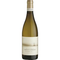 Frische Küstenkräuter und die Aromatik schwarzer Johannisbeeren verschmelzen im Ghost Corner The Bowline 2023 zu einem eleganten Weißwein aus Südafrikas Western Cape. Ein markanter Duft von Kap-Goldbeere und grünen Nesseln vermittelt einen lebendigen Eindruck. Sauvignon Blanc und Semillon schenken vielschichtige Würze