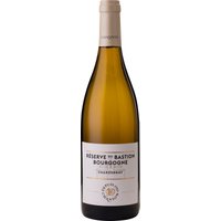 Der Réserve Du Bastion Bourgogne Chardonnay 2023 von Domaine Chanson zeigt sich in einem hellen Goldton mit ausgezeichneter Klarheit. Das Bouquet entfaltet frische Aromen von Birne