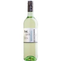 Frische Zitrusnoten und florale Nuancen prägen den Stil dieses halbtrockenen Weißwein-Cuvées aus Baden. Im Bukett entfalten sich reife gelbe Früchte