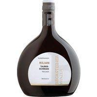 Der Kilian Tauberschwarz 2022 präsentiert sich im Glas in lebendigem Kirschrot. Das Bukett wird von zarten Birnenaromen sowie Noten schwarzer Kirschen