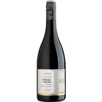 Der Becksteiner Winzer Schwarzriesling 2021 präsentiert sich als trockener Rotwein aus Baden mit fruchtigem Aroma. Eleganz und Frische prägen den Charakter dieses Weins. Im Duft entfalten sich feine Fruchtnoten