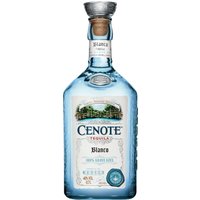 Kristallklare Frische prägt den Charakter dieses Tequilas aus Mexiko: Cenote Blanco Stoli vereint intensive Zitrusnoten mit einem Hauch Minze und einer sanften Struktur am Gaumen. Die aromatische Kombination aus fruchtigen Nuancen