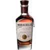 Der Ron Miracielo Barrique aus Guatemala beeindruckt durch eine elegante und komplexe Aromatik. Vanille und dezente Holzakzente verleihen dem charaktervollen Bouquet besondere Tiefe. Am Gaumen verbinden sich feine Noten von Kakao mit exotischen Gewürzen und fruchtigen Nuancen zu einem harmonischen Geschmackserlebnis. Die Verwendung von 100 % kubanischem Zuckerrohr sorgt für Klarheit und eine ausgewogene Struktur. Dieser Rum passt hervorragend zu dunkler Schokolade oder gereiftem Hartkäse.