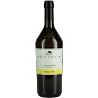 Der St. Michael-Eppan Sanct Valentin Chardonnay 2023 aus Südtirol präsentiert sich mit würzigen Nuancen