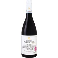 Der Montepulciano d'Abruzzo Valentino 2024 von Cantine Mucci zeigt ein intensives rot-violettes Farbspektrum. Florale Aromen verbinden sich mit Noten von roten Beeren und spiegeln den südlichen Charakter wider. Der Ausbau in großen Holzfässern verleiht dem Wein eine weiche und harmonische Struktur. Eine milde Säure sowie ein saftig-trockener Geschmack sorgen für einen fleischigen und geschmeidigen Auftakt. Dieser Rotwein passt besonders gut zu Pizza und Pasta und überzeugt durch seine angenehme Fülle.