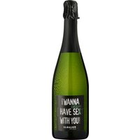 Feines Zitronengelb prägt das Erscheinungsbild des Riesling Sekts aus dem Jahr 2021. Der Sekt überzeugt durch ausgeprägte Zitrusnoten und frische Kräuteraromen