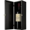 Kraftvoll und zugleich elegant zeigt sich dieser Bordeaux-Stil-Blend aus Stellenbosch. Dunkle Früchte
