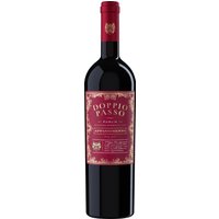 Der Doppio Passo Appassimento 2021 von Botter Wines zeigt sich in intensivem Rubinrot. Das Bukett vereint fruchtige Noten von Beeren und reifen Pflaumen mit einem subtilen Vanilleton sowie blumigen Akzenten. Am Gaumen besticht der Wein durch eine feine Süße und ausgewogene Eleganz. Reife Fruchtaromen verbinden sich mit eleganten Tanninen und einer dezenten Spur bitterer Schokolade. Ideal geeignet als Begleiter zu mediterranen Speisen.