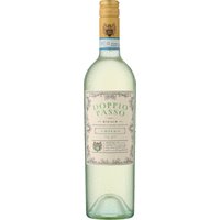 Der Doppio Passo Grillo 2024 aus Sizilien zeigt eine attraktive Frische und aromatische Vielfalt. In der Nase verbinden sich Noten von Birne