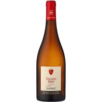 Der Escudo Rojo Reserva Chardonnay 2023 besticht durch seine goldgelbe Farbe mit glitzernden Reflexen. In der Nase zeigen sich zunächst florale Nuancen