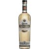Feine Kräuternoten und ein aromatischer Duft von Agave prägen das Bouquet dieses Reposado Tequilas. Am Gaumen verbinden sich gekochte Agave und dezente Anklänge tropischer Früchte
