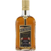 Cointreau Noir ist ein bernsteinfarbener Orangenlikör aus Frankreich