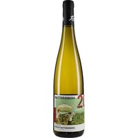 Unverkennbare Tiefe und Dynamik prägen diesen Riesling aus der Einzellage Enkircher Batterieberg an der Mosel. Die Reben wurzeln einzeln im grauen Schiefer