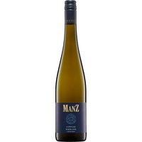 Der Manz Niersteiner Hipping Riesling 2024 entstammt den charaktervollen Rotschieferböden der Lage Hipping. Fruchtige Noten von Weinbergspfirsich verbinden sich mit frischer Grapefruit und einer feinen Mineralik