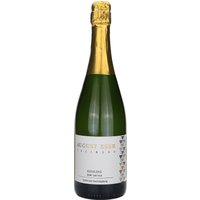 Der 2023er Spätburgunder & Riesling Sekt vom Weingut August Eser vereint frische und elegante Noten in einem brut Sekt. Ein raffiniertes Zusammenspiel der Rebsorten verleiht Aromen von roten Früchten und reifen Äpfeln. Die lange Hefelagerung sorgt für ein vielschichtiges und ausgeprägtes Aromaprofil. Die lebendige Fruchtigkeit und die feine Struktur machen den Sekt zu einem passenden Begleiter sowohl zum Aperitif als auch zu leichten Gerichten und festlichen Menüs. Die Kombination der beiden Rebsorten stellt eine besondere Verbindung dar