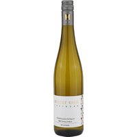Frische und Ausgewogenheit prägen diesen feinherben Riesling aus dem Rheingau. Im Glas entfaltet sich ein duftiges Spiel aus Apfel- und Zitrusaromen