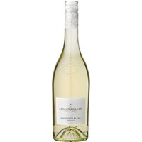 Frische Stachelbeeren und lebendige Zitrusnoten prägen das Aromaprofil des Lergenmüller Sauvignon Blanc 2024 aus der Pfalz