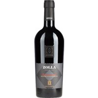 Dunkelrubinrot mit blauen Reflexen zeigt sich der Rotwein Zolla Susumaniello 2022 von Vigneti del Salento. Das Bouquet erinnert an schwarze Kirschen