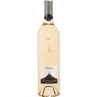 Mit zartem Lachsrosa präsentiert sich dieser Rosé aus der Provence im Glas und besticht durch seine jugendliche Frische. Die Aromen roter Beeren verbinden sich elegant mit einer weichen Fruchtnote und dezenten Würzakzenten. Ein mineralischer Akzent sorgt für eine besondere Finesse im Abgang. Die Cuvée aus Grenache