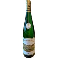 Der Doctor Riesling Spätlese 2020 aus Bernkastel an der Mosel überrascht mit einer beeindruckenden Vielschichtigkeit. Aromen von weißem Pfirsich und Maracuja verbinden sich mit Anklängen von Mango und gebratener Ananas. Ein zartes Kräuterspiel sowie florale Nuancen sorgen für zusätzliche Eleganz. Reife Zitrusnoten und würzige Elemente bestimmen die filigrane Struktur. Am Gaumen ergänzt eine lebendige Säure den feinen Schmelz