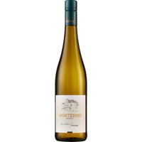 Der Würtzberg Scivaro Riesling 2024 präsentiert sich feinherb mit Aromen von gelbem Steinobst und Zitrus. Die Steillagen an der Mosel und der schiefrige Boden prägen seinen Charakter durch eine ausgeprägte Mineralität