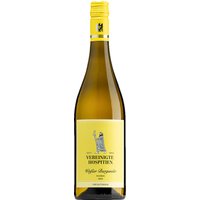 Strahlende Klarheit prägt diesen Weißburgunder von den Vereinigten Hospitien aus der Mosel. Das Bouquet eröffnet feine Noten von gelbem Steinobst