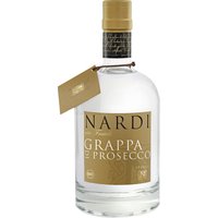 In Farra di Soligo bei Treviso wachsen die Glera-Trauben unter ökologischer Bewirtschaftung. Aus ihnen entsteht zunächst Prosecco Frizzante