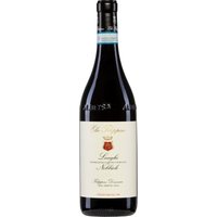 Brillantes Granatrot prägt das Erscheinungsbild dieses rebsortenreinen Nebbiolo aus dem Piemont. Im fruchtigen Bukett zeigen sich Noten von Himbeeren