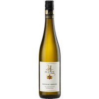 Strahlendes Goldgelb zeigt sich im Glas