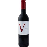 Rubinrote Reflexe betonen den saftigen Charakter dieses Pinotage aus dem Western Cape. Intensive Aromen roter und schwarzer Beeren verbinden sich mit feinen Gewürznuancen