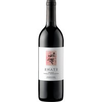 Der Rotwein aus Somontano vereint Tempranillo und Cabernet Sauvignon zu einer harmonischen Komposition. Duftige Noten roter Früchte verbinden sich mit feinen Gewürznuancen und einem Hauch von Rauch. Aromen von Kaffee und Schokolade sowie dezente Röstaromen ergänzen die Tiefe