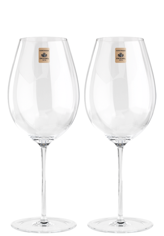 Das mundgeblasene Rotweinglas der Serie Enoteca von ZWIESEL 1872 ist mit seinem breiten Kelch und dem verjüngten Duftkamin perfekt für eine Vielzahl von Weinen mit ausgeprägten Fruchtaromen.