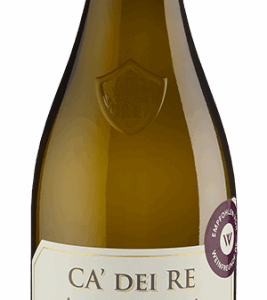 Dieser Garda ist ein perfekter Sommerwein! Versetzt uns gedanklich sofort ans Wasser. Ob See