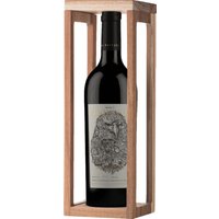 Der De Toren Book XVII 2021 präsentiert sich im Glas in einem tiefdunklen Rubinrot. Das Bouquet zeigt intensive Aromen roter Kirschen und Himbeeren