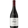 Der Château Purcari Shiraz de Purcari Limited Edition 2022 ist ein trockener Rotwein aus der Region Cahul in Moldau. Markante schwarze Beerennoten und ein langer Nachhall prägen das Aroma dieses Weines. Die Kombination von intensiver Persönlichkeit und Konzentration macht ihn besonders interessant. Ein Ausbau im Barrique unterstützt die elegante Struktur und verleiht Tiefe. Das Terroir der Region trägt entscheidend zur Komplexität bei. Er harmoniert hervorragend zu kräftigen Fleischgerichten oder gereiftem Käse.