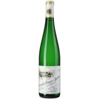 Unverkennbare Eleganz prägt den Scharzhofberger Late Release Riesling Spätlese von Egon Müller aus dem Jahr 2006. Subtile Noten von Botrytis und feine Aromen exotischer Früchte verbinden sich mit Anklängen von Aprikose