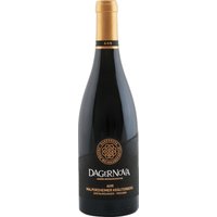 Der Dagernova Walporzheimer Kräuterberg 2022 präsentiert sich in einem tiefen Rubinrot mit feinem Glanz. Die Südlage Walporzheimer Kräuterberg verleiht diesem Spätburgunder Kraft und Ausdrucksstärke. Saftige Aromen von Cassis verbinden sich mit Noten gebackener Pflaume