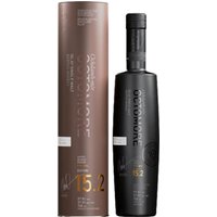 Mit einem PPM-Wert von 139.6 trägt der Octomore 15.2 Whisky ein intensives Raucharoma in sich. Hergestellt von der Bruichladdich Distillery