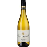 Im warmen Klima der Pfalz erzeugt das Weingut Karl Pfaffmann einen feinen Chardonnay. Er duftet vielschichtig nach gelbem Kernobst